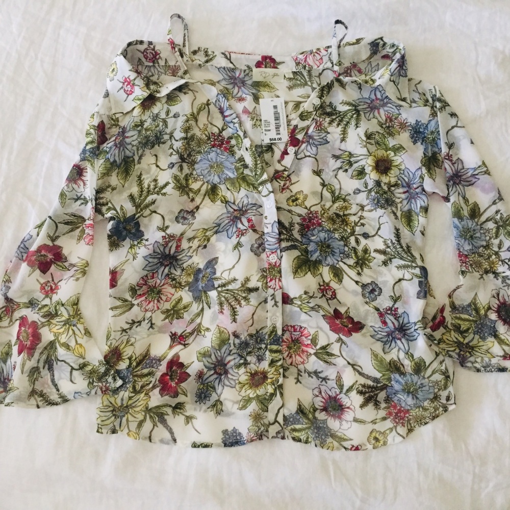 Sheer Floral Long Sleeve Blouse - Picture 2 of 3